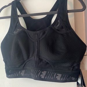 Brand new with tags. Nike sports bra Training XXL
